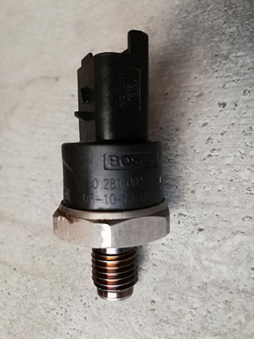 Датчик тиску палива 0281002592 BOSCH