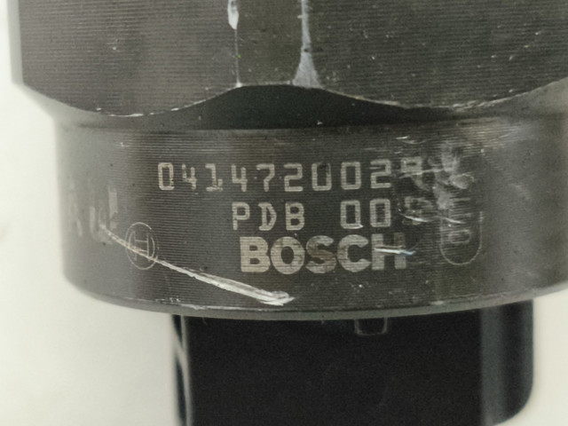 Форсунка дизельна в зборі, розпилювач + тримач 038130073AC VAG
