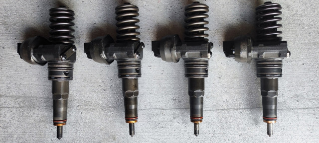 Форсунка паливна Skoda Fabia PRAKTIK