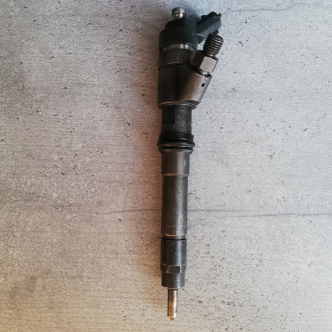 Форсунка паливна 0445120011 BOSCH