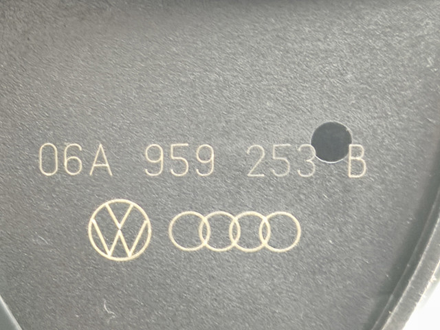 Насос повітряний 06A959253B VAG