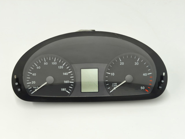 1042993 Mercedes