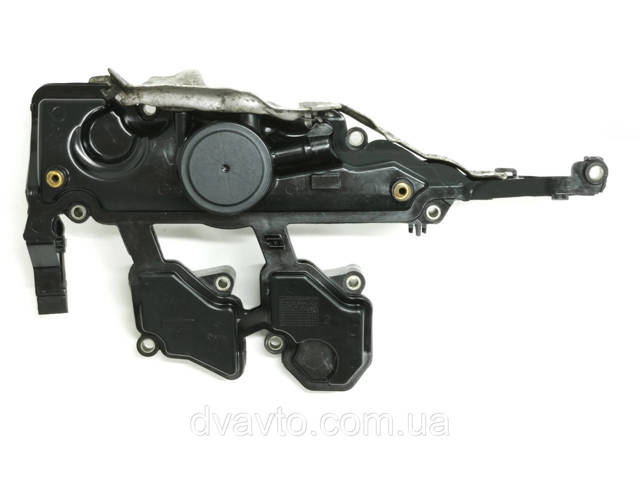 Кришка двигуна Рено Сценік 2