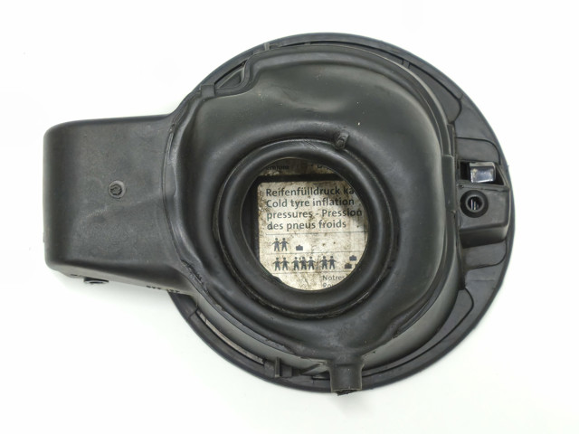 Лючок паливного бака Фольксваген Пассат B8