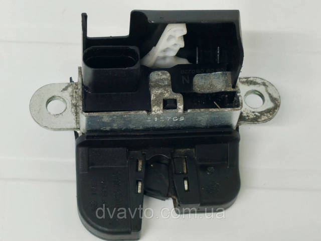 Замок дверей багажника 1T0827505G VAG