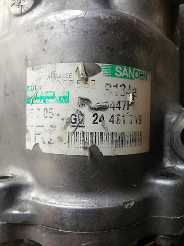 Компресор кліматичної установки 24461719 GM