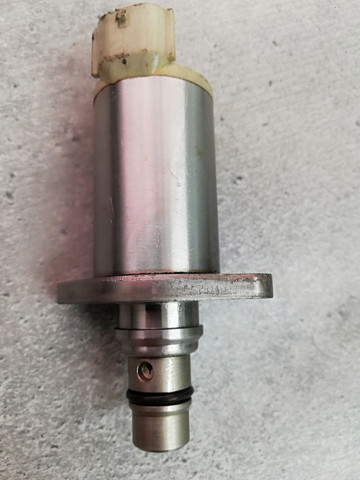 Регулятор тиску палива 2940090120 DENSO