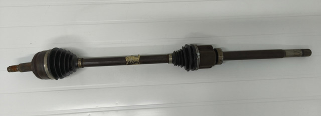 Привід лівий 391012360R RENAULT