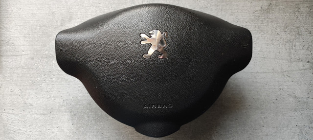 Подушка AIRBAG передня ліва 4112QA PEUGEOT