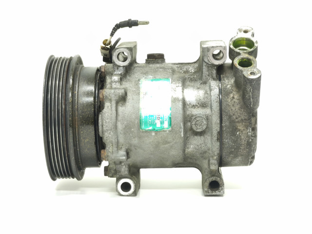 Компресор кліматичної установки 7700273801 RENAULT