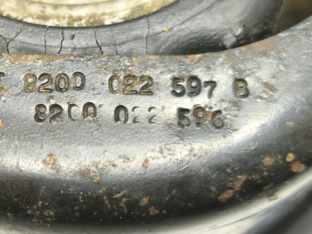 Права подушка мотора 8200022595 RENAULT