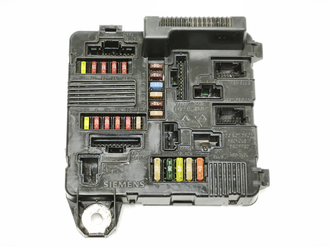 Реле запобіжників 8200306032 RENAULT