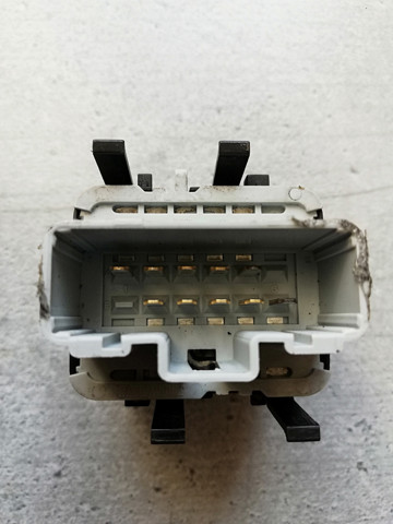 Кнопковий блок керування склопідіймачами передній лівий 8200315033 RENAULT