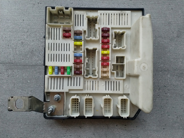 Реле запобіжників 8200455424 RENAULT