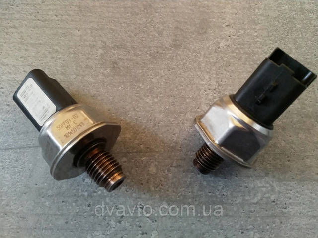 Паливна рампа 8200584034 RENAULT