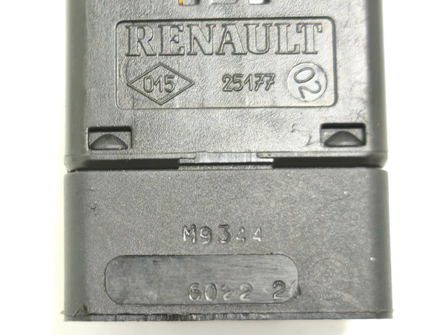 Кнопка аварійки 8200602232 RENAULT