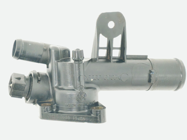 Корпус термостата 8200954285 RENAULT