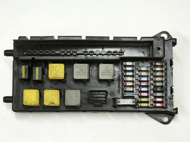 Корпус запобіжників 9065450401 MERCEDES