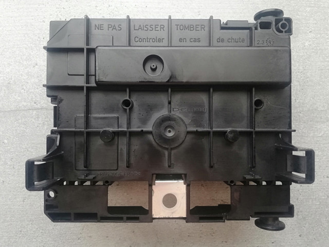 Коробка запобіжників 9675877980 PEUGEOT
