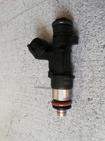 Форсунка паливна 9676017480 BOSCH
