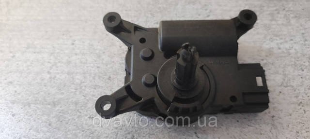 Мотор заслінки рециркуляції повітря A0008206008 MERCEDES