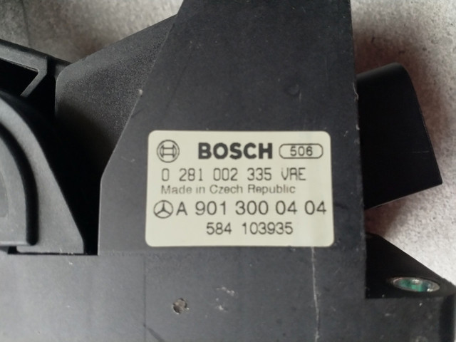 Підаль газу A9013000404 MERCEDES