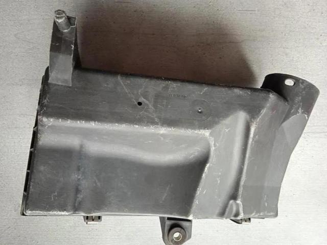 Корпус повітряного фільтра, нижня частина MR911742 MITSUBISHI