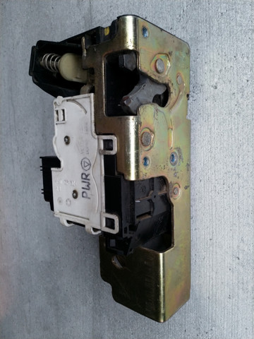 Замок задніх правих распашних дверей YC15V43288FL FORD