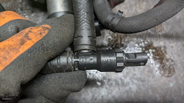 датчик ТНВТ 04L919565 VAG