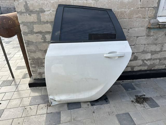 Двері задні 124114 OPEL