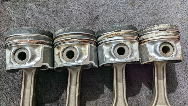 Поршень з пальцем без кілець, стандарт 131010R060 TOYOTA