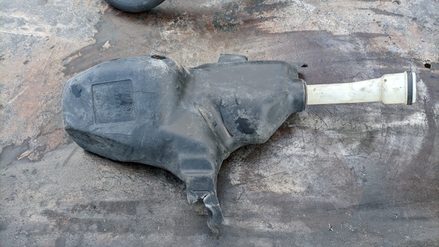 Бачок для омивайки 13260579 OPEL