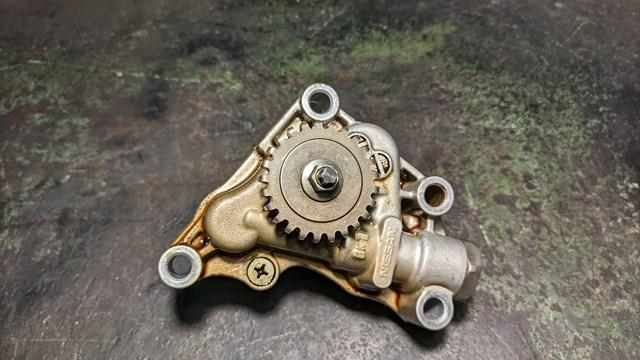 Насос маслозакачуючий 150101KT0B NISSAN