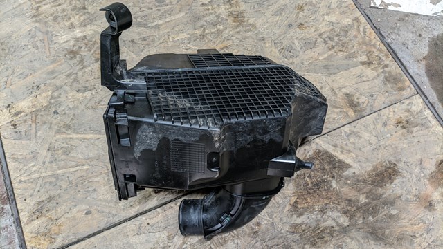 Корпус повітряного фільтра 165009775R RENAULT
