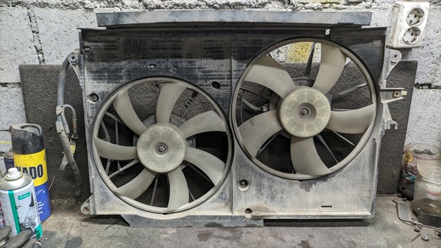 Дифузор (кожух) радіатора охолодження 1671126100 TOYOTA