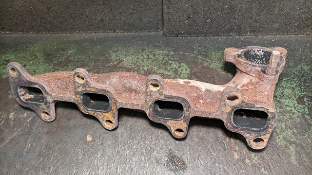 Колектор випускний 171410R010 TOYOTA