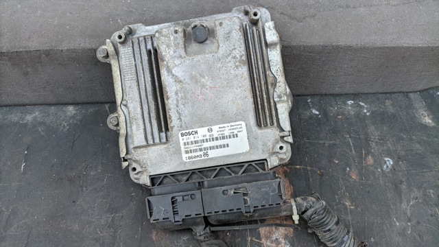Блок двигуна 1860A906 MITSUBISHI