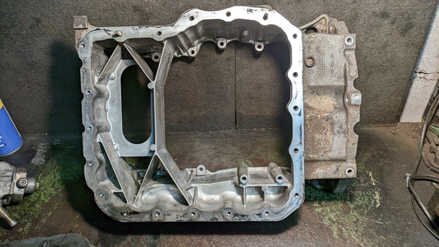 Піддон масляний картера двигуна, верхня частина 215102F002 HYUNDAI