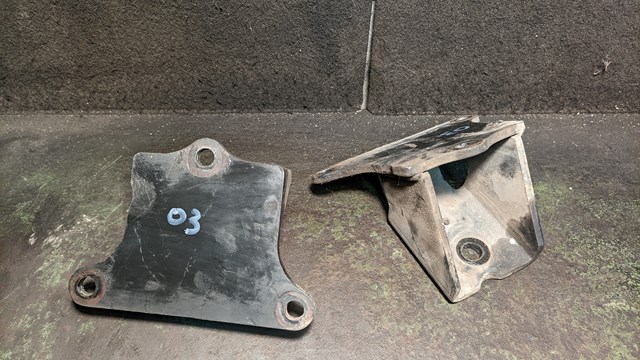 Кронштейн подушки (опори) двигуна, правої 216124A100 HYUNDAI