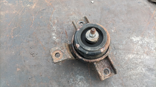 Права подушка двигуна 218112B100 HYUNDAI