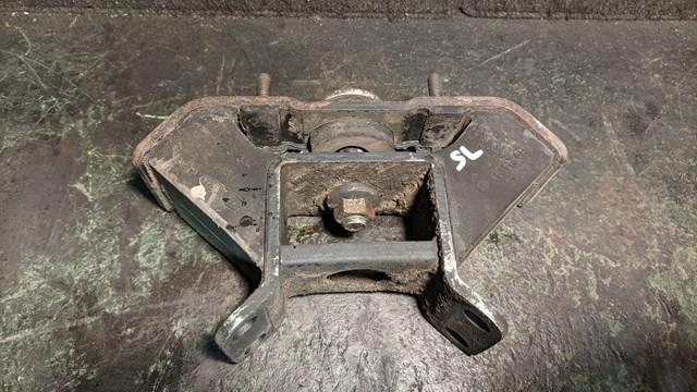 Подушка (опора) двигуна, ліва 218323E384 HYUNDAI