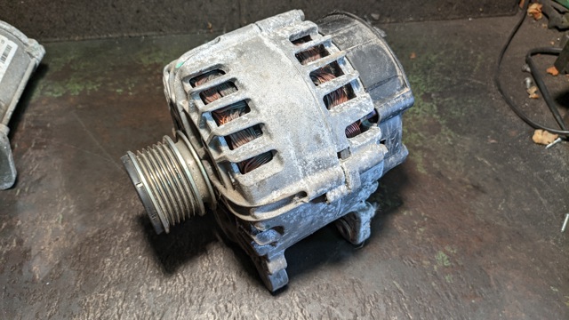 Авто генератор 231000788R RENAULT