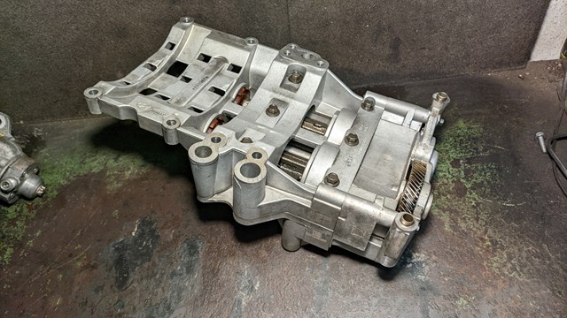 Корпус балансувального механізму 233002F010 HYUNDAI