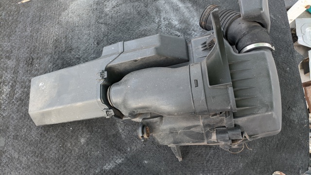 Коробка фільтра 281101J000 HYUNDAI