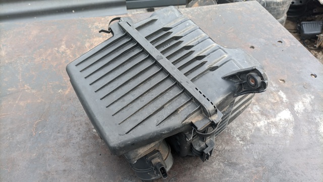Корпус повітряного фільтра, нижня частина 281122B200 HYUNDAI