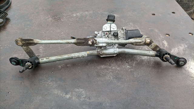 Трапеція щіток лобового скла 288004287R RENAULT