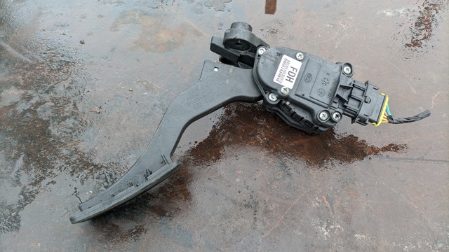 Педаль газу (акселератора) 327002R300 HYUNDAI