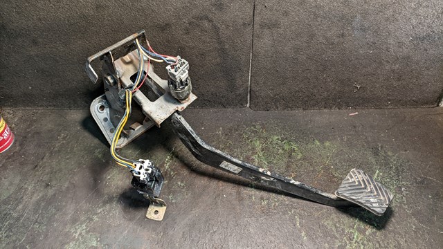 Педаль гальма 328003E300 HYUNDAI