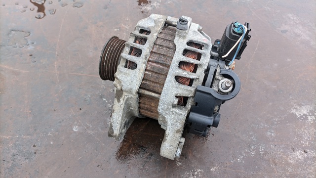 Авто генератор 373002B101 HYUNDAI