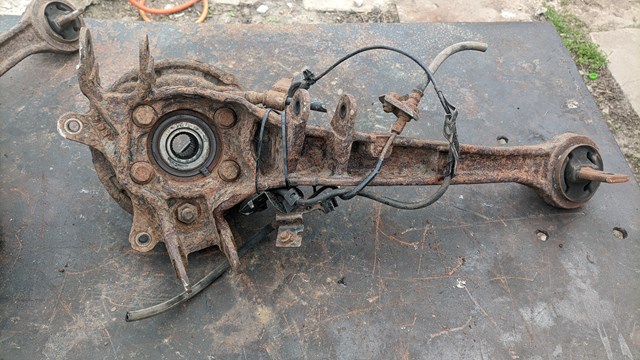 Маточина задня Mitsubishi Outlander II XL